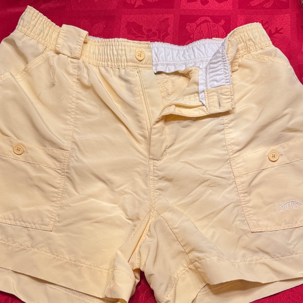 AFTCO Men's Cargo Shorts in Light Yellow